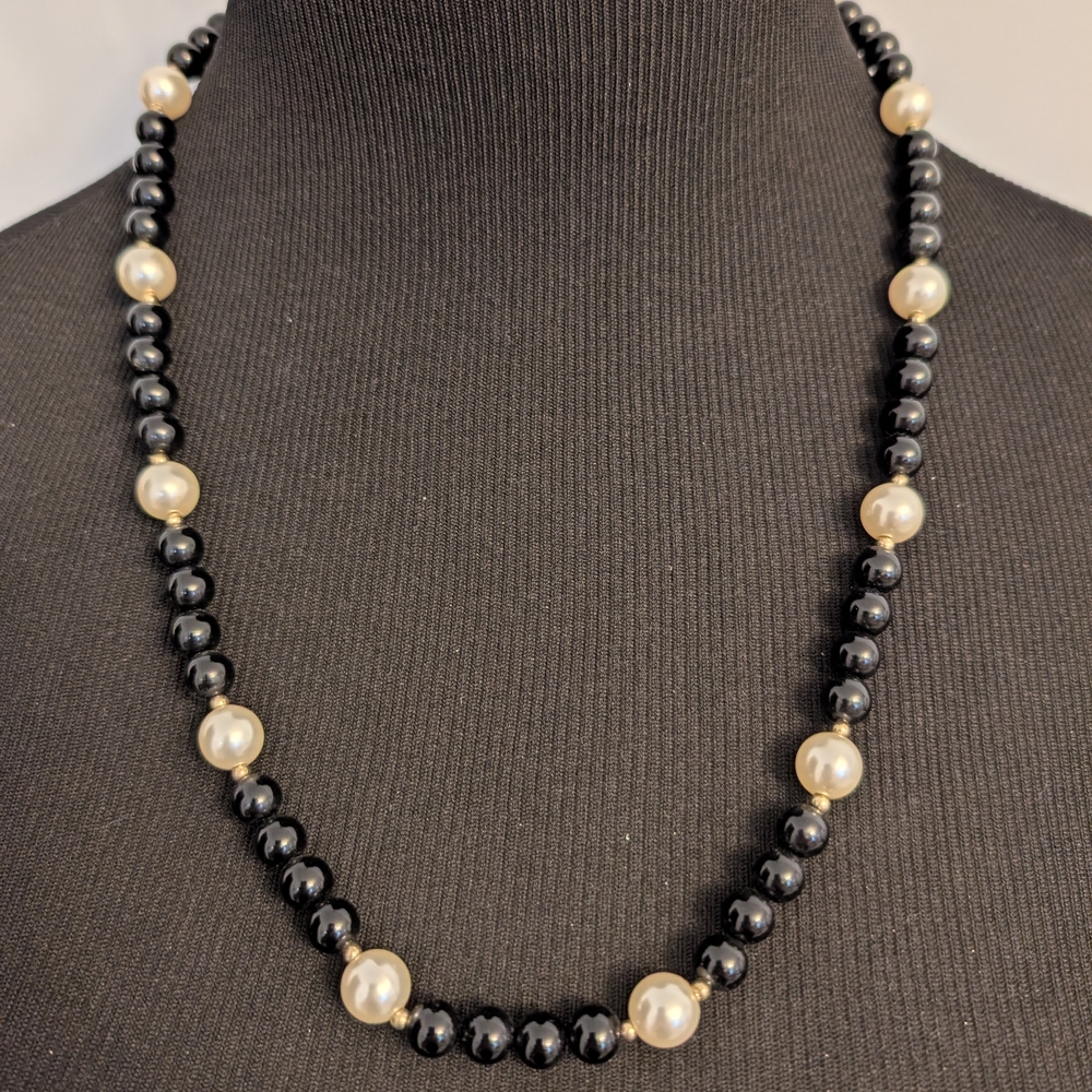 Classic Black and Pearl Beaded Necklace